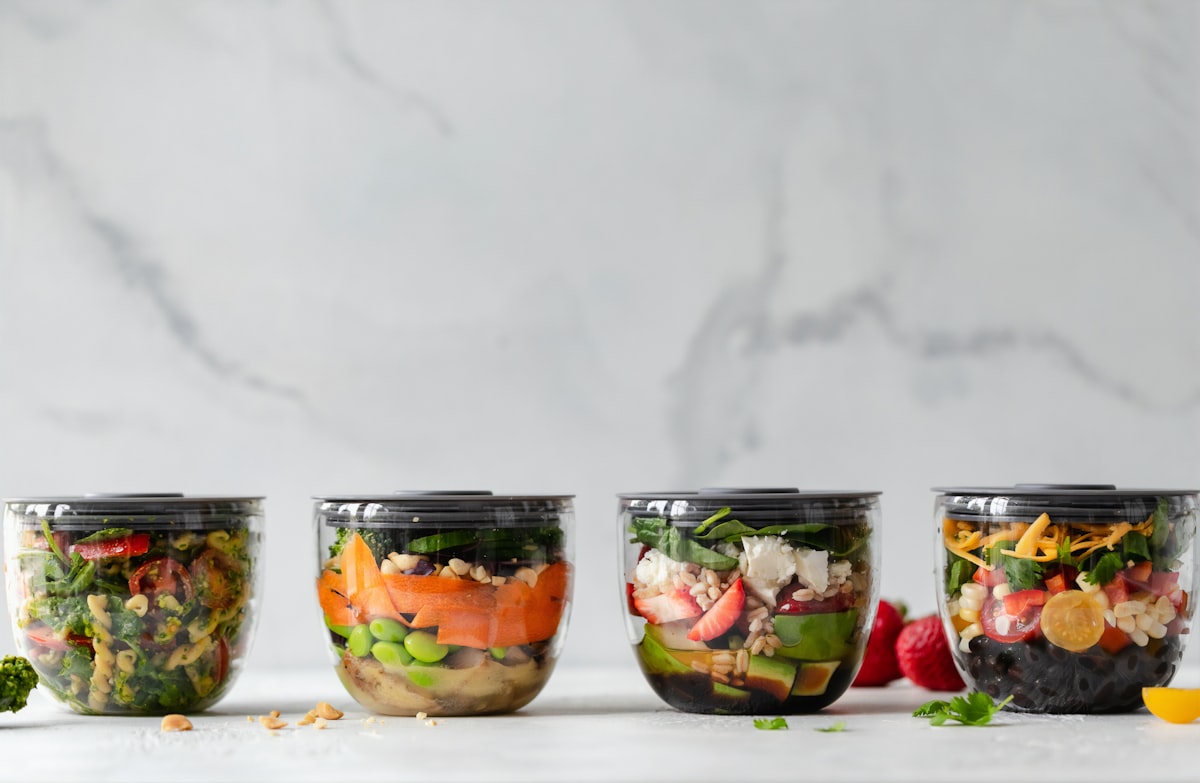 Protein-rich breakfast with eggs and whole grains